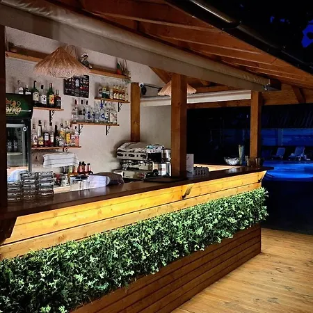 酒店 Saint George Family 洛泽内茨