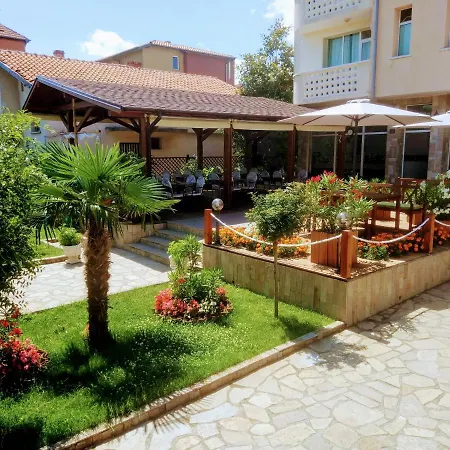Saint George Family Hotel 2*