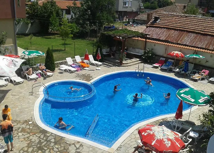 Saint George Family Hotel 2*